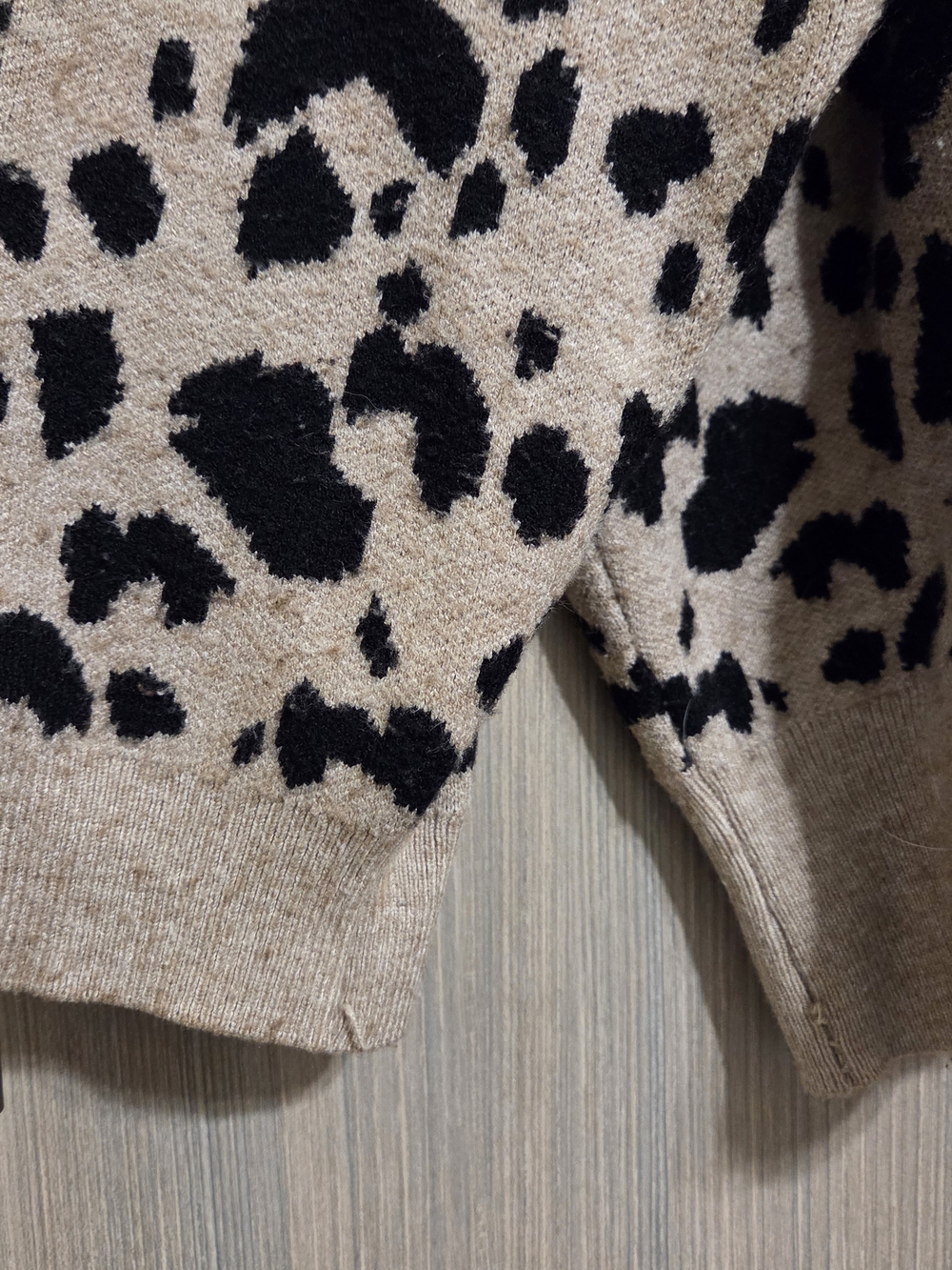 Leopard Print Crewneck Sweater - Picture 4 of 4